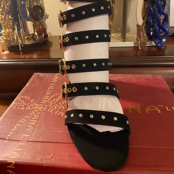 Women’s Sandals - Picture 1 of 5